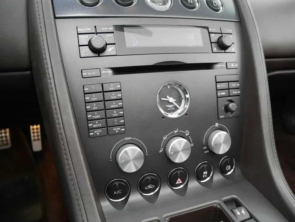 Aston Martin V8 Vantage 4.3l Roadster Dt. Ausfuerung/Wartung 04/2008-photo-16
