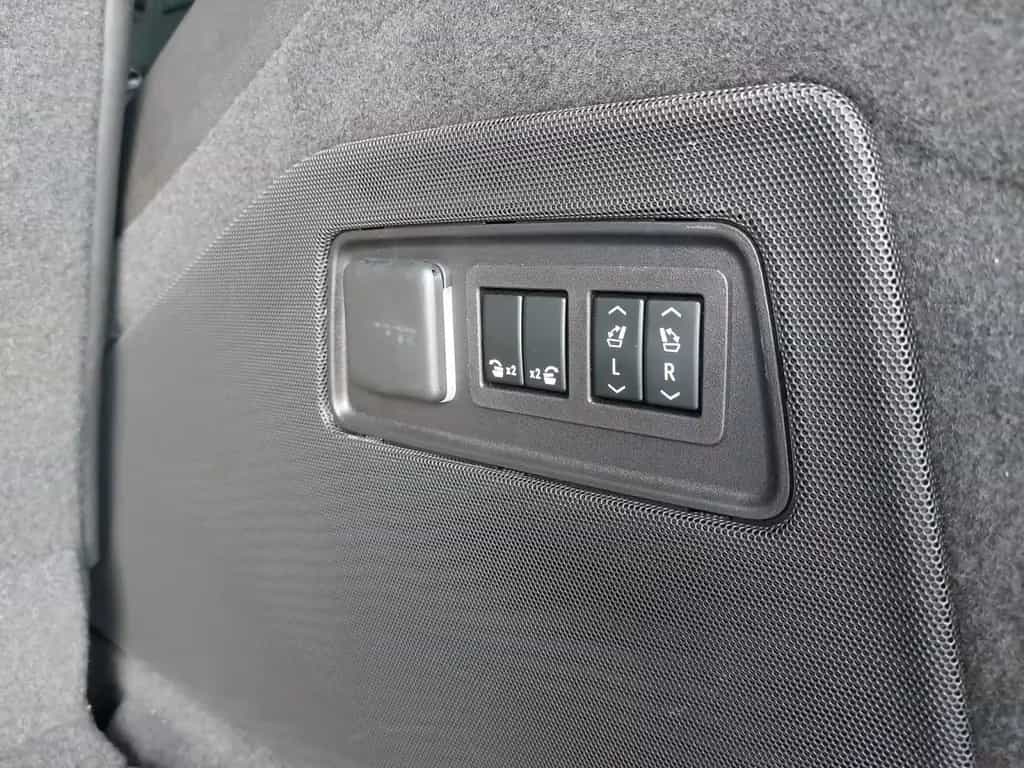 Cadillac Escalade 4WD Sport Platinum 12/2024-photo-19