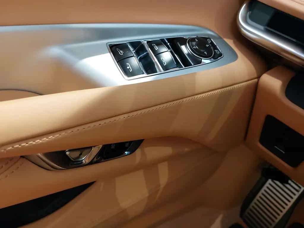 Corvette C8 Z06 Cabrio null-photo-10