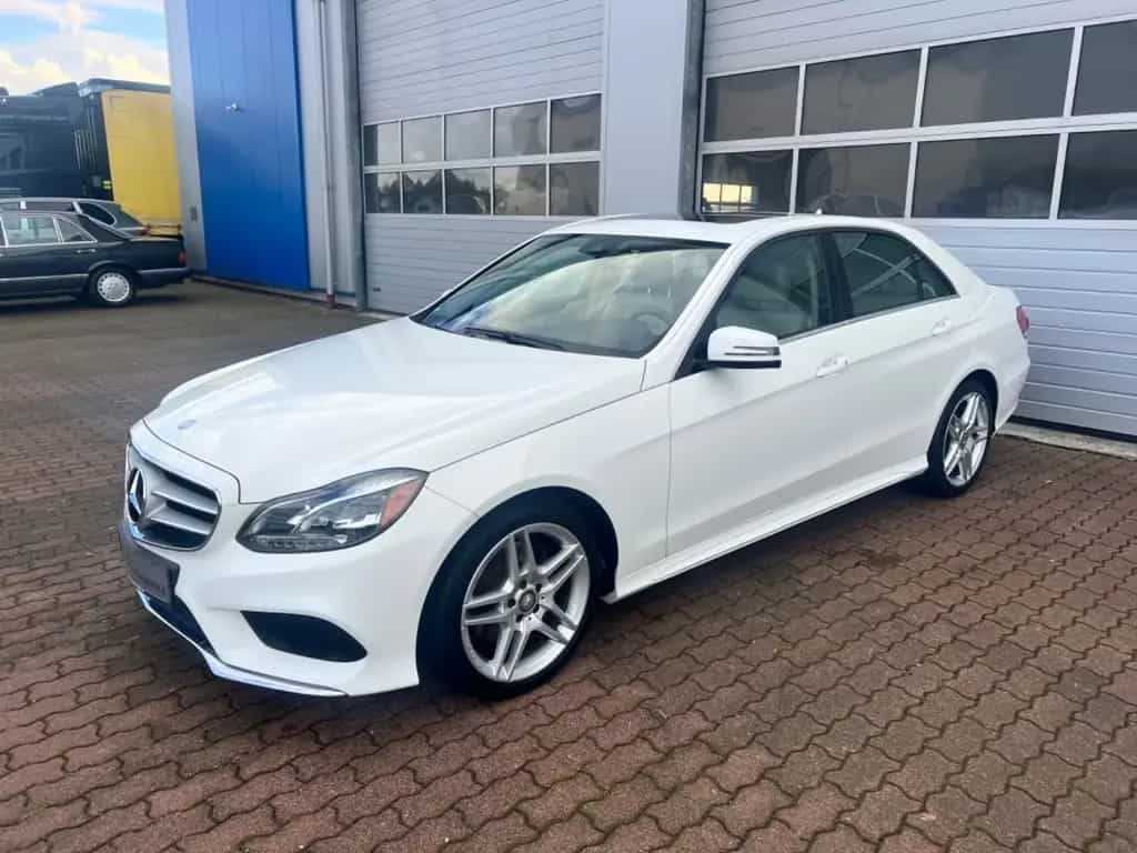 Mercedes-Benz E 350 4MATIC AMG 18"AMG/HARMAN KARDON/KEYLESS-GO 03/2015-photo-0