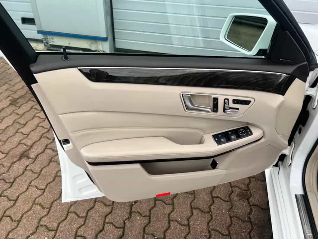Mercedes-Benz E 350 4MATIC AMG 18"AMG/HARMAN KARDON/KEYLESS-GO 03/2015-photo-12
