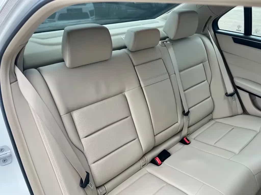 Mercedes-Benz E 350 4MATIC AMG 18"AMG/HARMAN KARDON/KEYLESS-GO 03/2015-photo-19