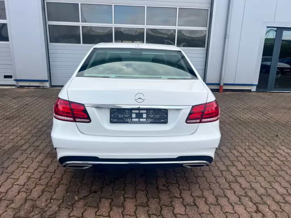 Mercedes-Benz E 350 4MATIC AMG 18"AMG/HARMAN KARDON/KEYLESS-GO 03/2015-photo-5