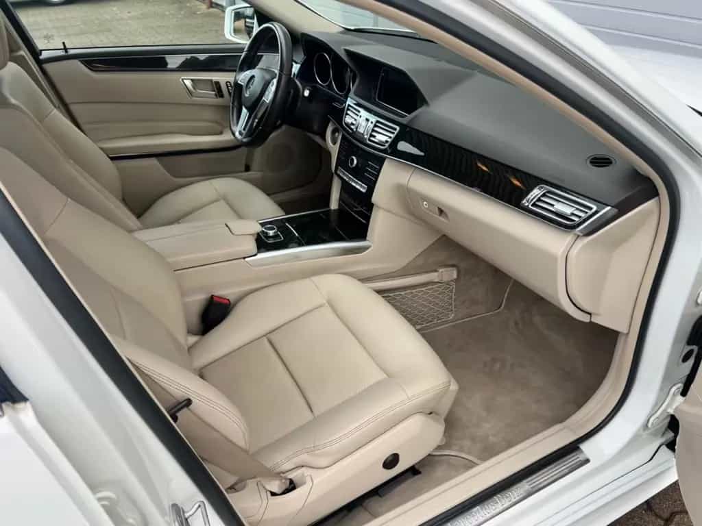 Mercedes-Benz E 350 4MATIC AMG 18"AMG/HARMAN KARDON/KEYLESS-GO 03/2015-photo-9
