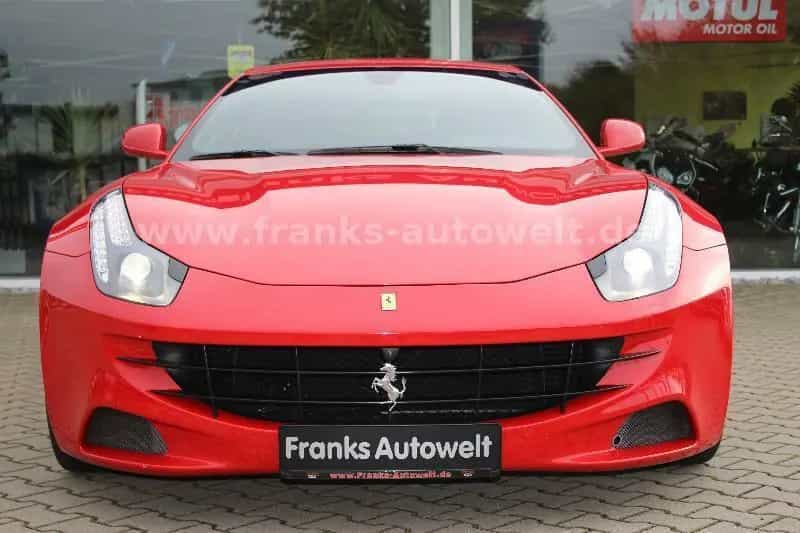 Ferrari FF V12 +4x4 + 1 Hand +... nur 25867 Kilometer! 05/2012-photo-10