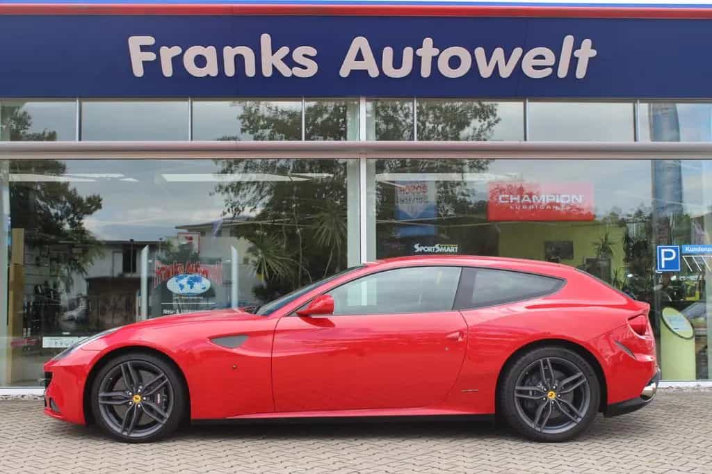 Ferrari FF V12 +4x4 + 1 Hand +... nur 25867 Kilometer! 05/2012-photo-2