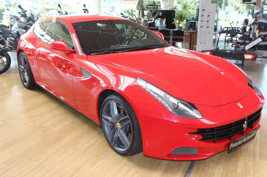 Ferrari FF V12 +4x4 + 1 Hand +... nur 25867 Kilometer! 05/2012-photo-20