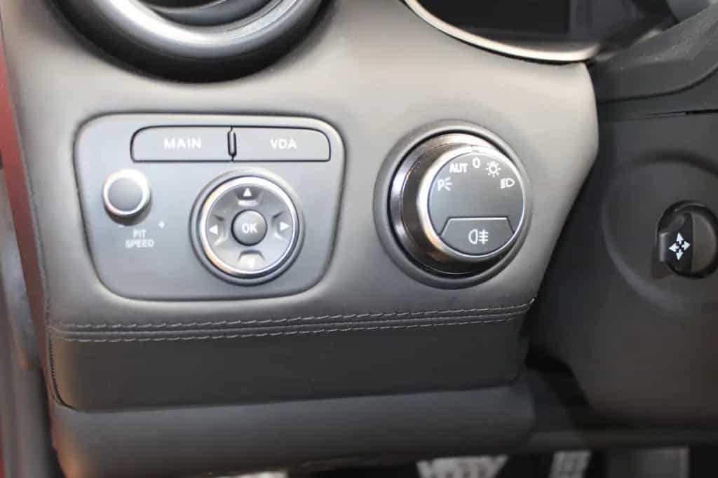 Ferrari FF V12 +4x4 + 1 Hand +... nur 25867 Kilometer! 05/2012-photo-23