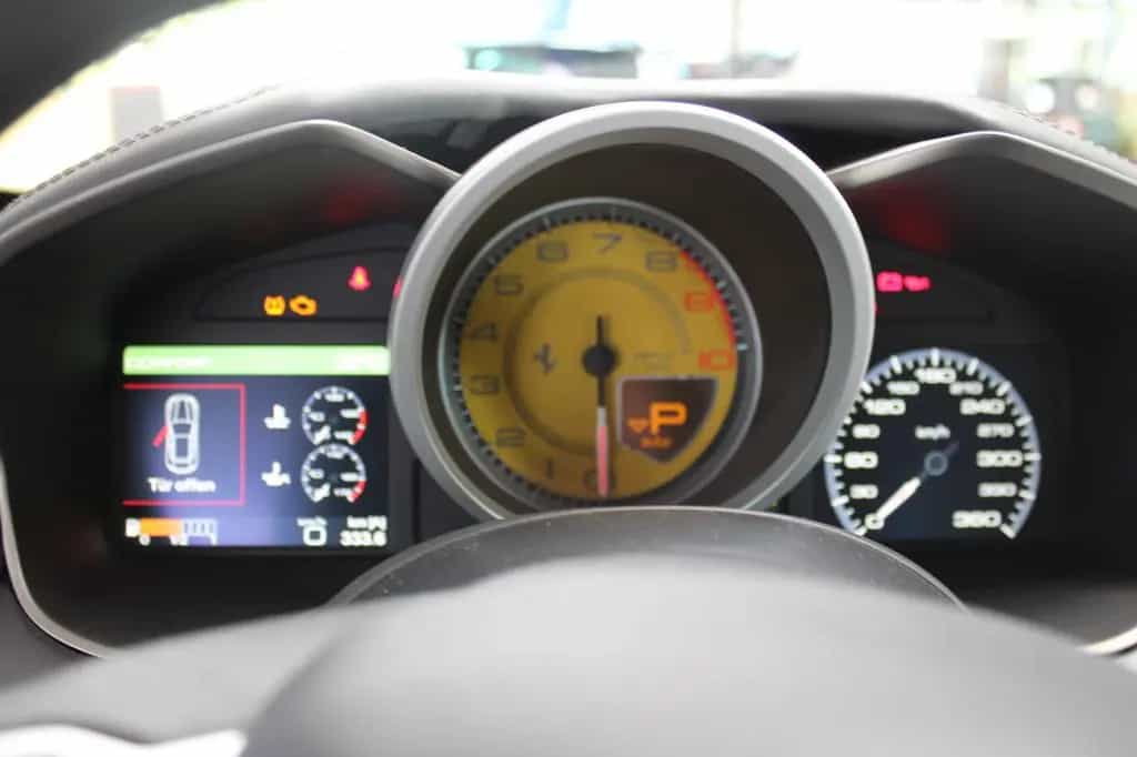 Ferrari FF V12 +4x4 + 1 Hand +... nur 25867 Kilometer! 05/2012-photo-27