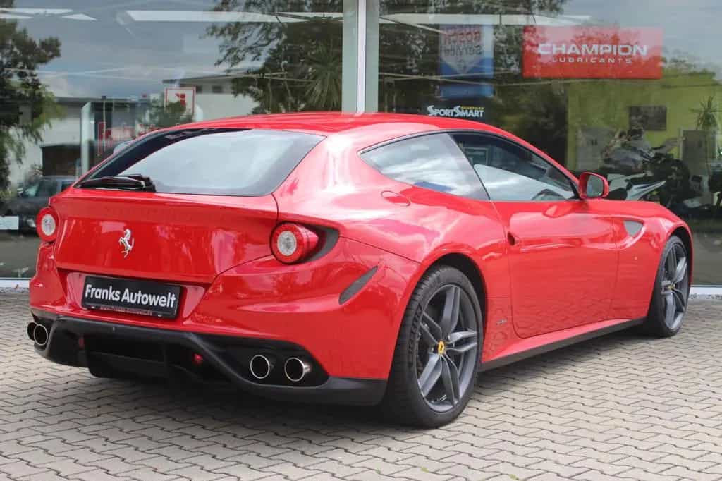 Ferrari FF V12 +4x4 + 1 Hand +... nur 25867 Kilometer! 05/2012-photo-5