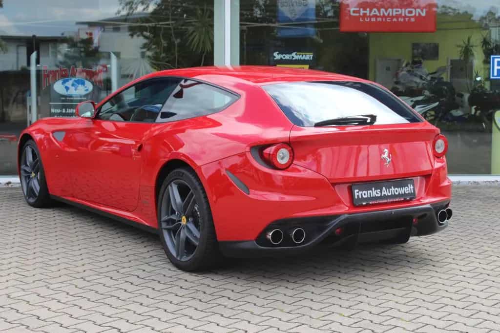 Ferrari FF V12 +4x4 + 1 Hand +... nur 25867 Kilometer! 05/2012-photo-6