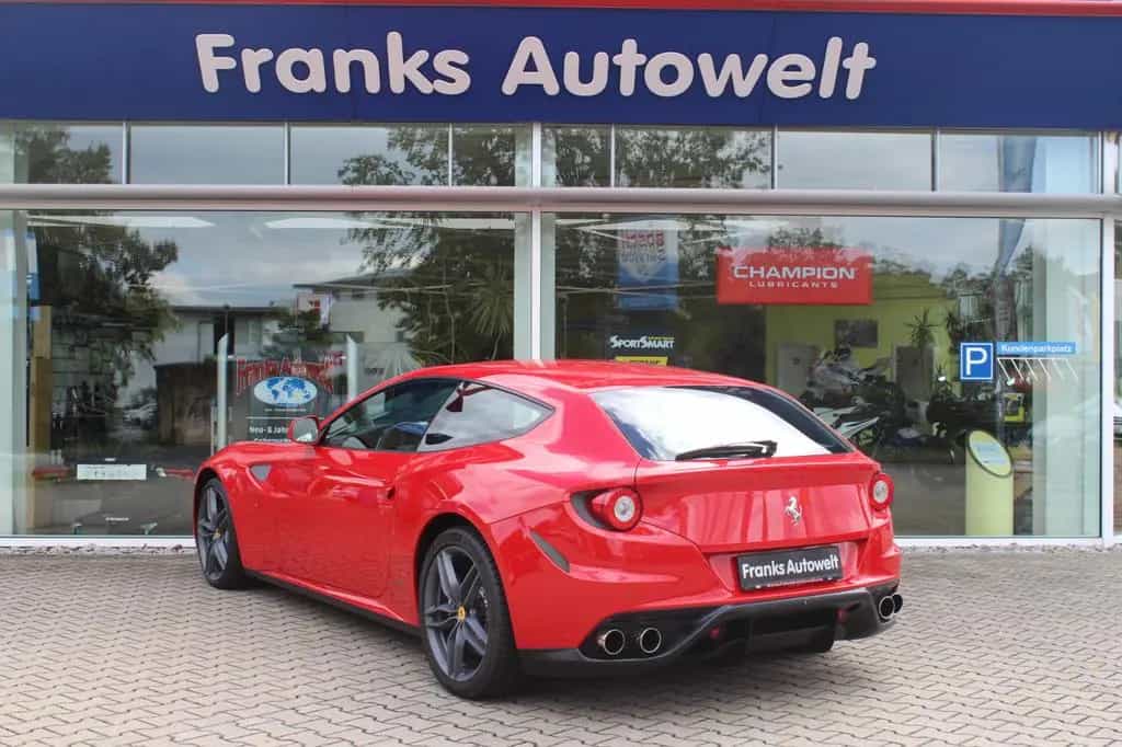 Ferrari FF V12 +4x4 + 1 Hand +... nur 25867 Kilometer! 05/2012-photo-8
