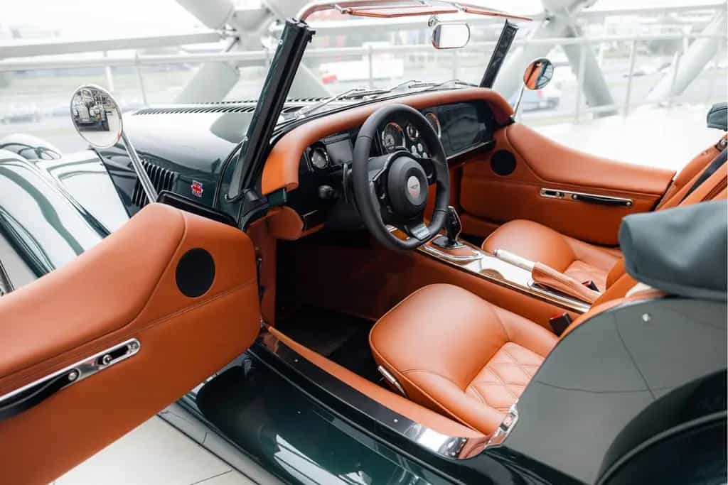 Morgan Plus 4 Plus Four 2.0 automatik | Handling Pack | voll-a 02/2026-photo-2