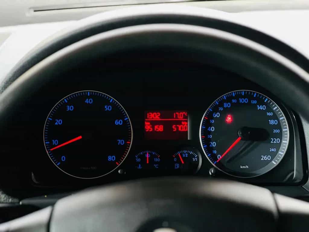 Volkswagen Caddy 1.6 Maxi Behindertengerecht-Rampe 12/2010-photo-23