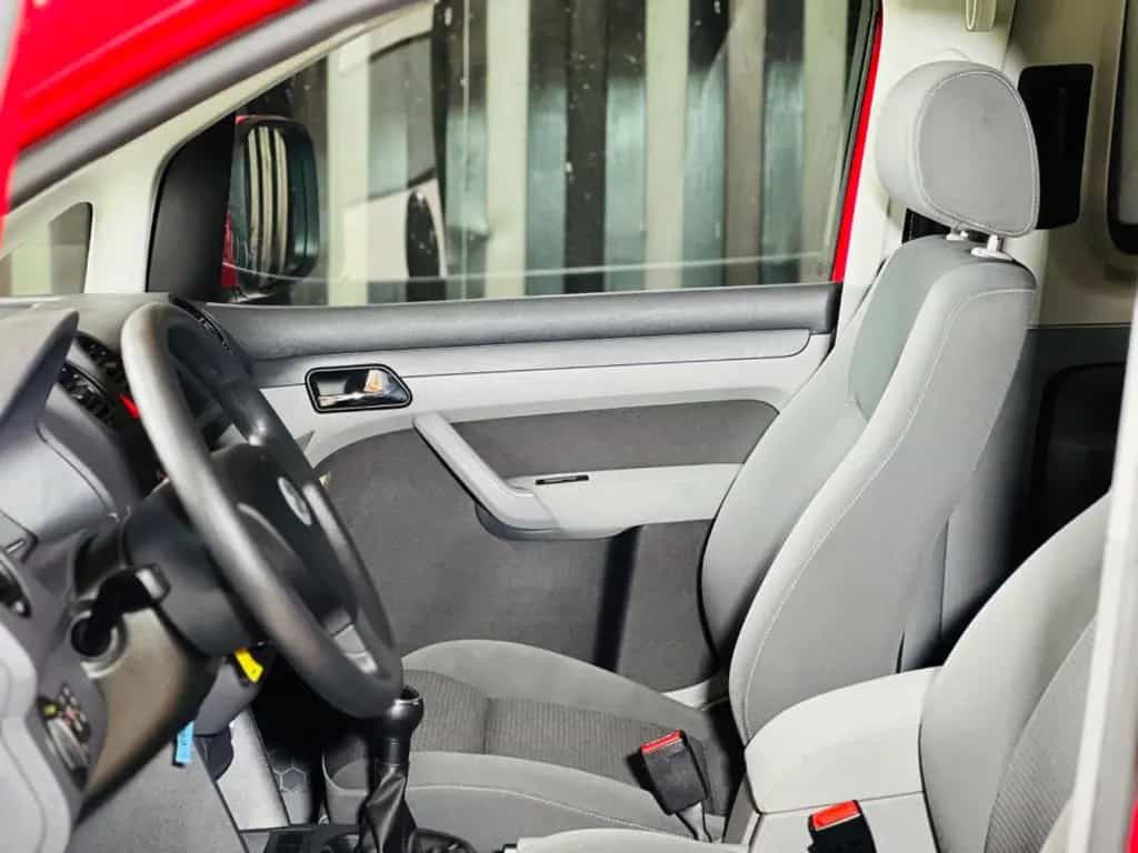 Volkswagen Caddy 1.6 Maxi Behindertengerecht-Rampe 12/2010-photo-32