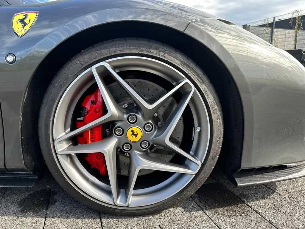 Ferrari F8 Tributo *Karbon*AFS*Kamera*Carplay* 07/2021-photo-10