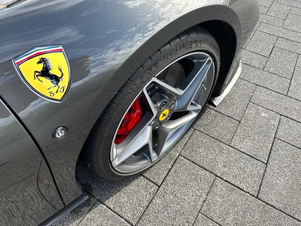 Ferrari F8 Tributo *Karbon*AFS*Kamera*Carplay* 07/2021-photo-9