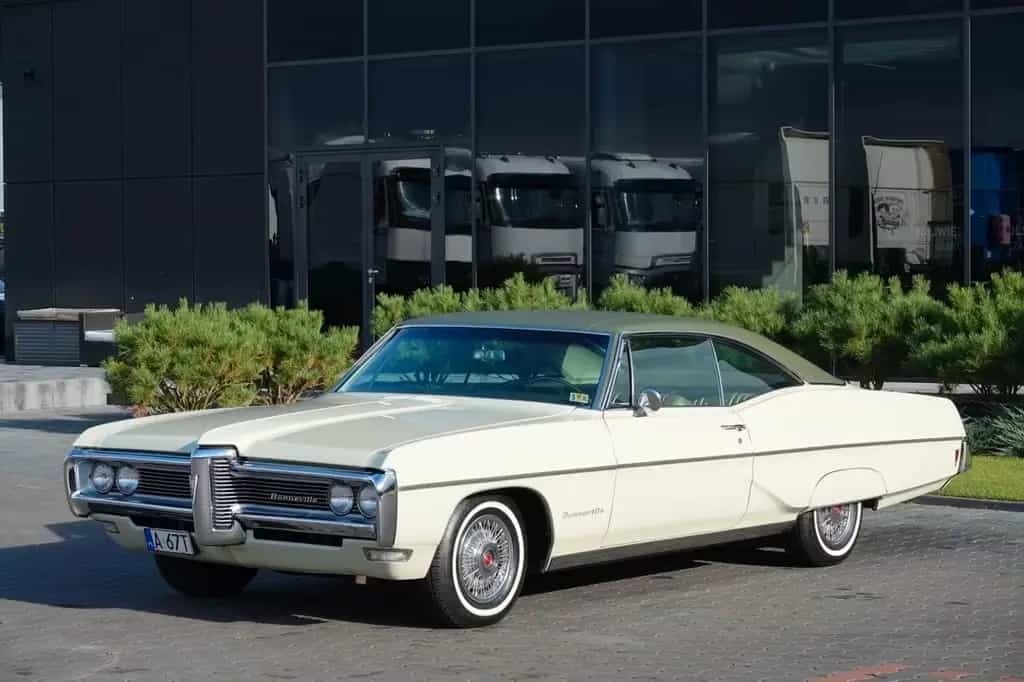 Pontiac Bonneville 06/1968-photo-0
