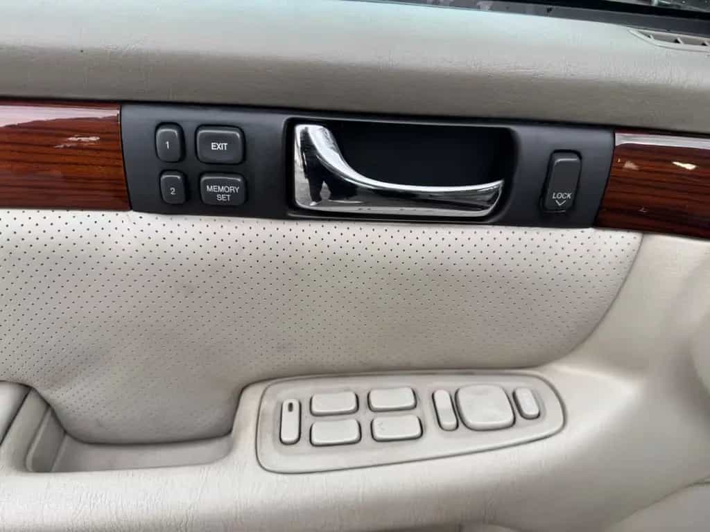 Cadillac Seville STS 4.6 V8*1 Hand* 07/2000-photo-9