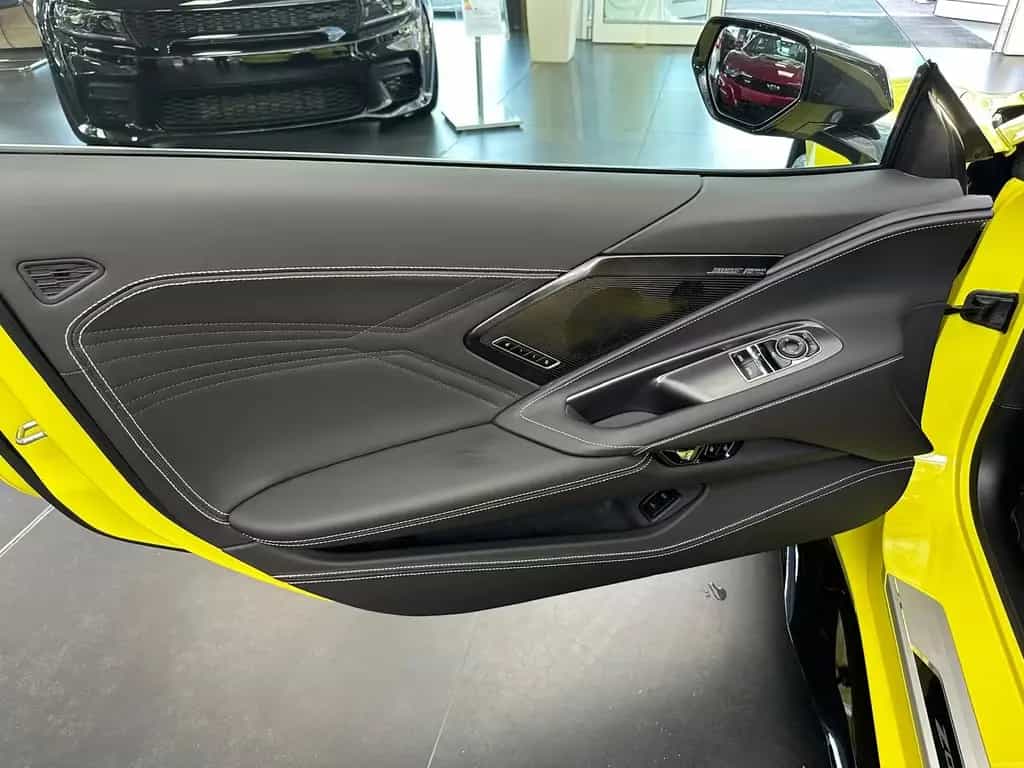 Corvette Z06 Coupe 3LZ 5.5 V8 AT8 07/2025-photo-6