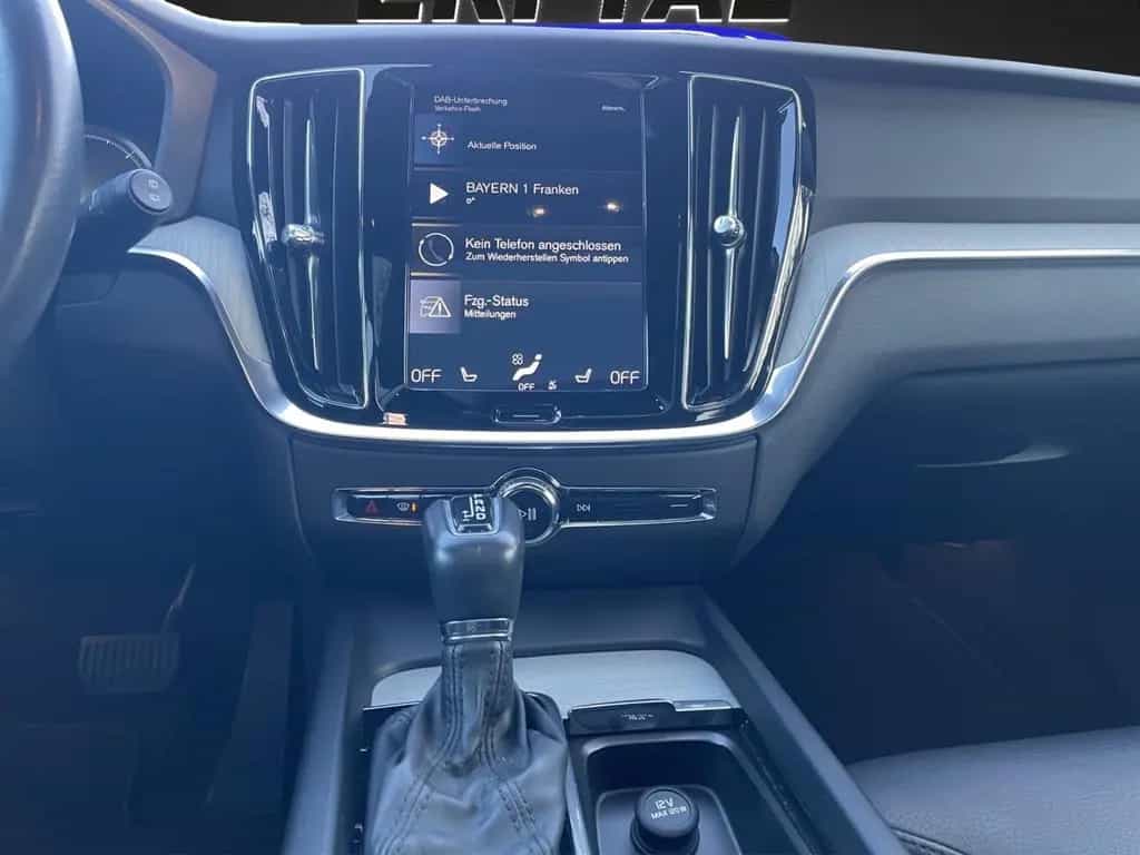 Volvo V60 D4 Geartronic Inscription HUD AHK-klappbar P 04/2019-photo-12
