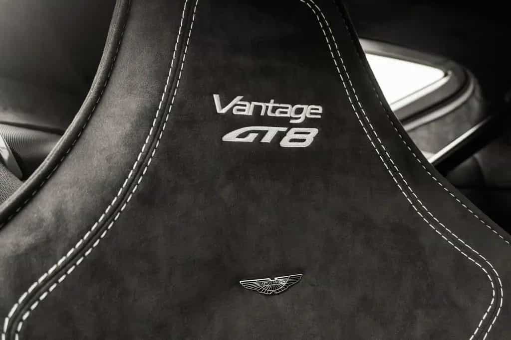 Aston Martin Vantage GT8 - Morning Frost White - Aero Pack - 06/2017-photo-12