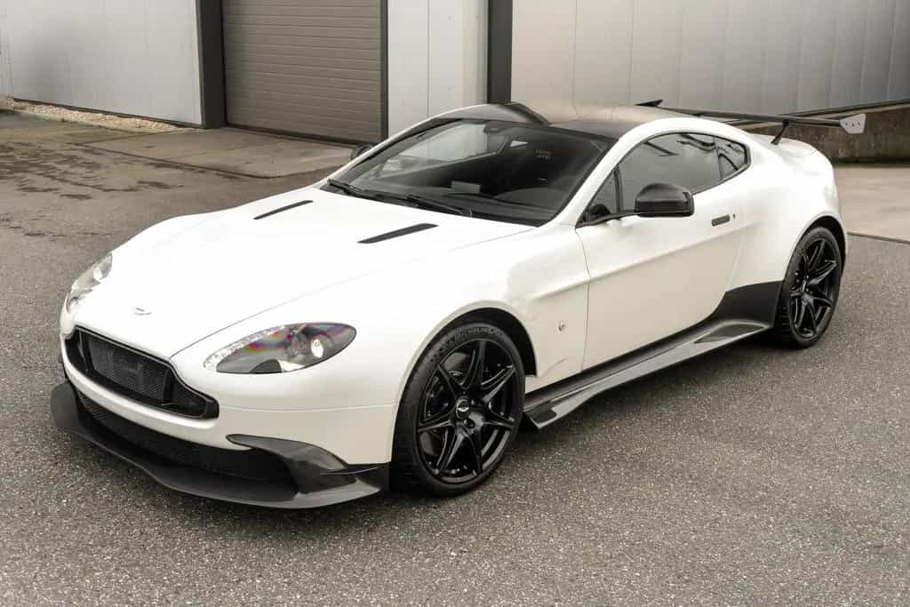 Aston Martin Vantage GT8 - Morning Frost White - Aero Pack - 06/2017-photo-16