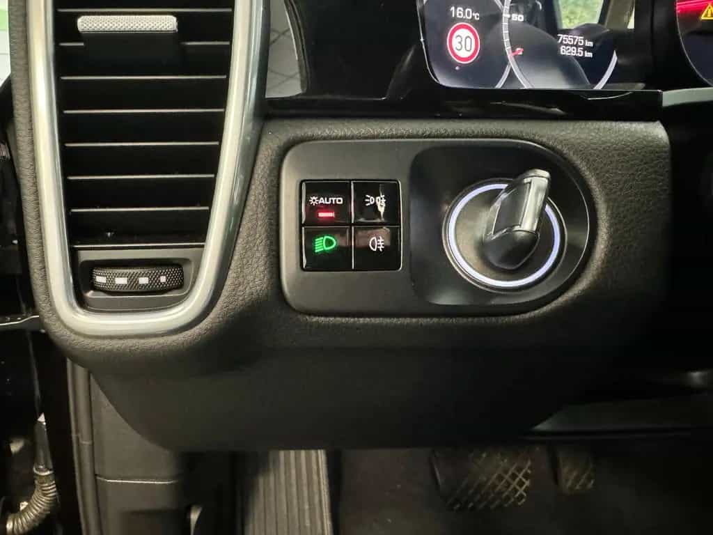 Porsche Cayenne 04/2018-photo-15