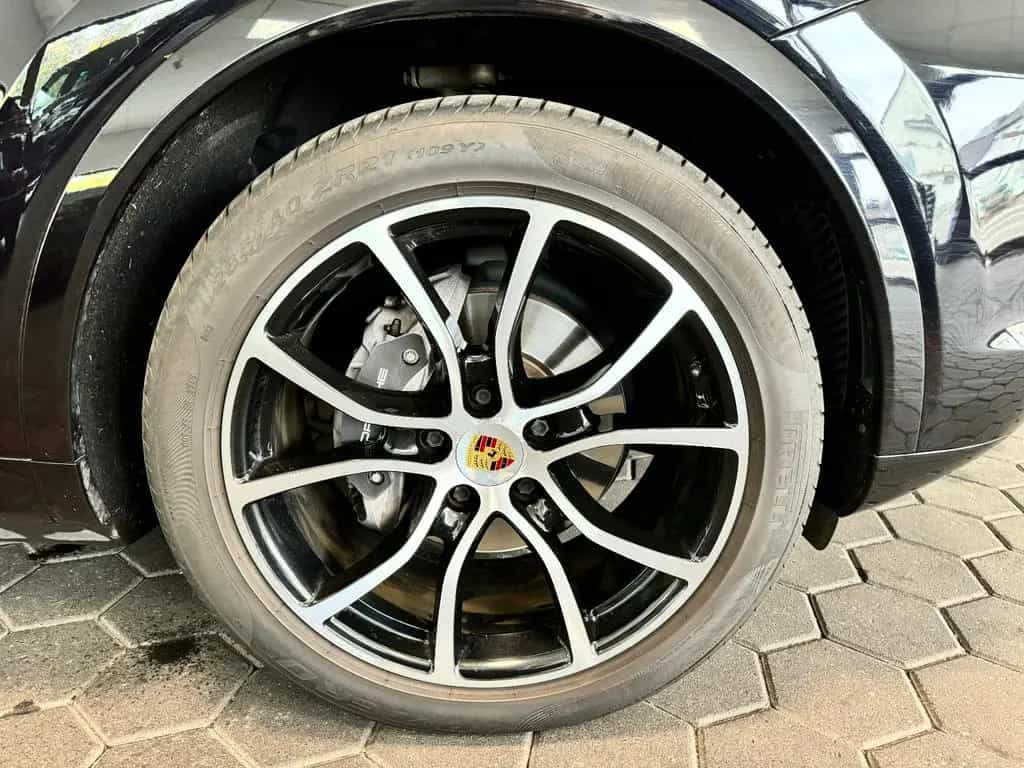 Porsche Cayenne 04/2018-photo-25
