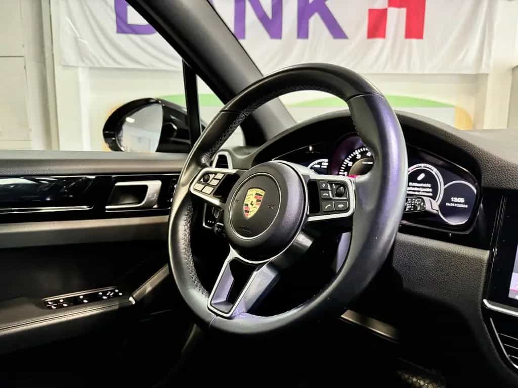 Porsche Cayenne 04/2018-photo-26