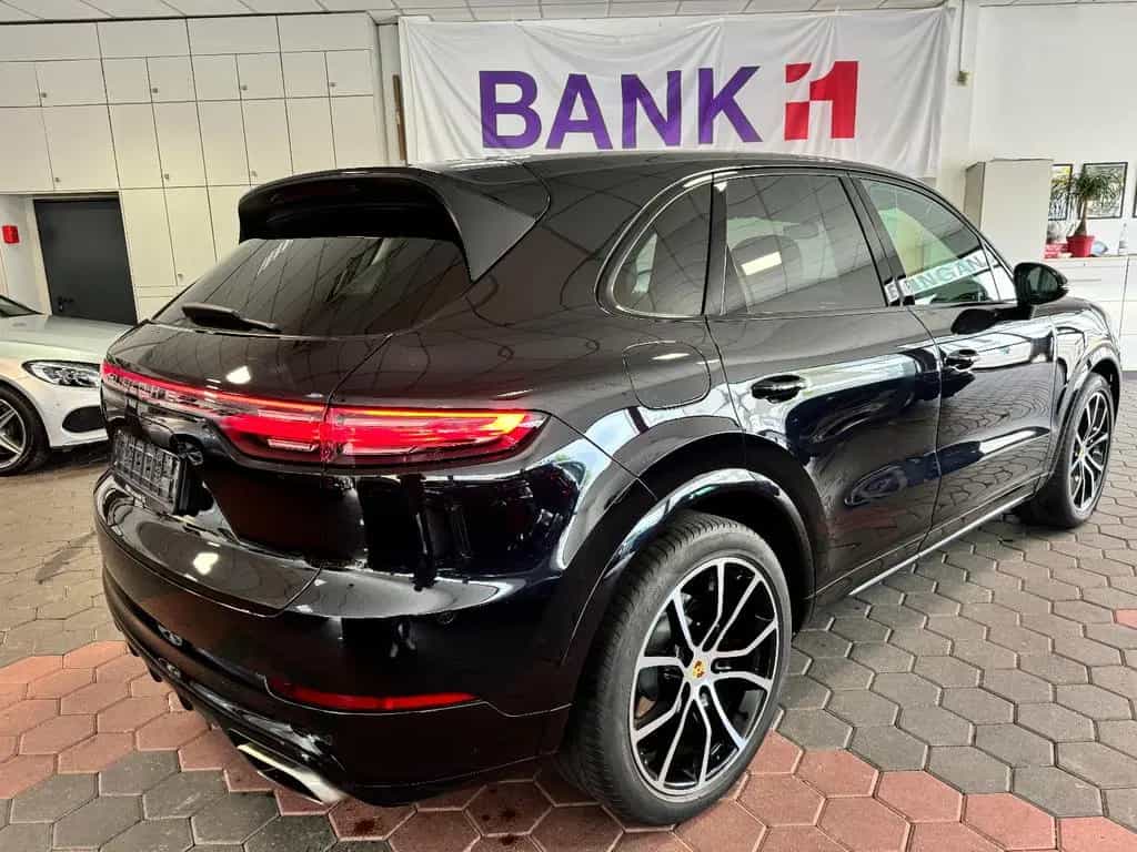 Porsche Cayenne 04/2018-photo-5