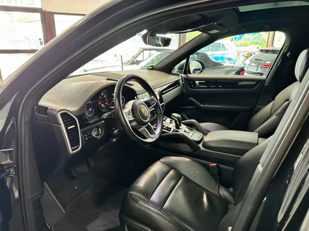 Porsche Cayenne 04/2018-photo-9