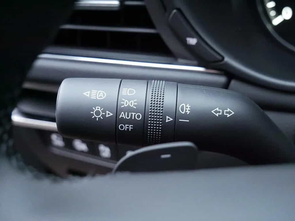 Mazda 3 e-SKYACTIV G 140 FWD Exclusive-Line HUD 360° 10/2024-photo-17