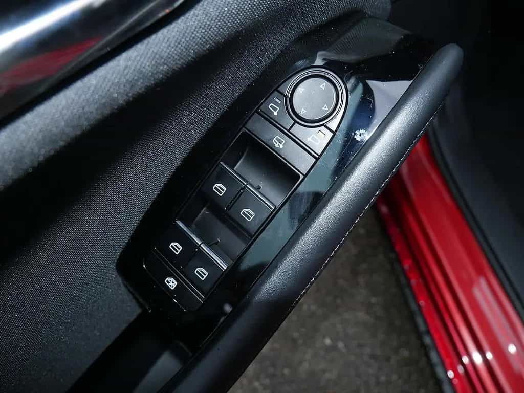 Mazda 3 e-SKYACTIV G 140 FWD Exclusive-Line HUD 360° 10/2024-photo-9