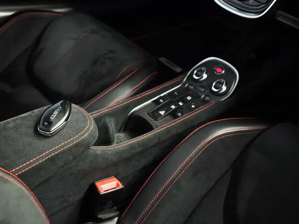 McLaren 600LT MSO CARBON B&W Spider by MOBILISTA 11/2019-photo-20