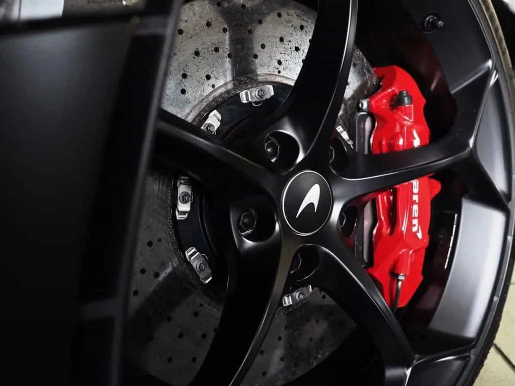 McLaren 600LT MSO CARBON B&W Spider by MOBILISTA 11/2019-photo-9