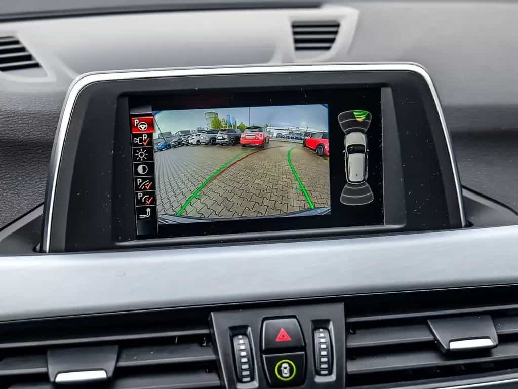 BMW X1 xDrive20i Advantage Navi LED RFK AHK 05/2016-photo-11