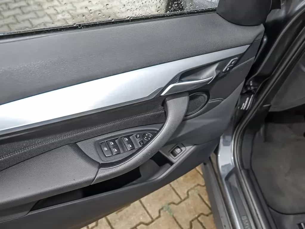 BMW X1 xDrive20i Advantage Navi LED RFK AHK 05/2016-photo-12