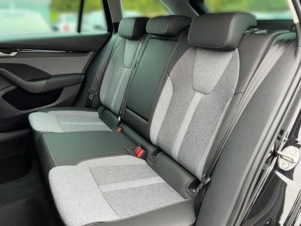 Skoda Octavia Combi Selection 110kw TDI DSG *Navigatio 06/2025-photo-8