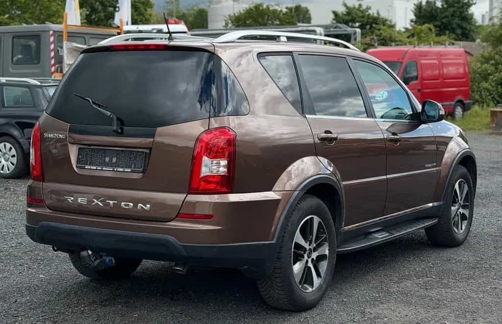 Ssangyong REXTON RX 220 e-XDi  Automatik 10/2016-photo-3