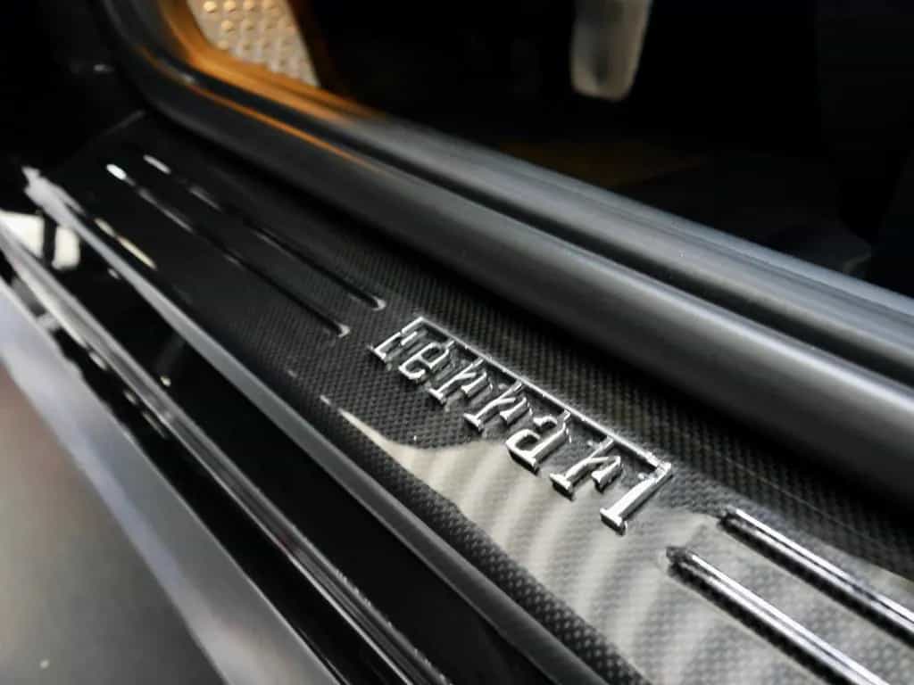 Ferrari FF Sitze*P.Display*LED Lenkrad*Carbon* 05/2014-photo-14