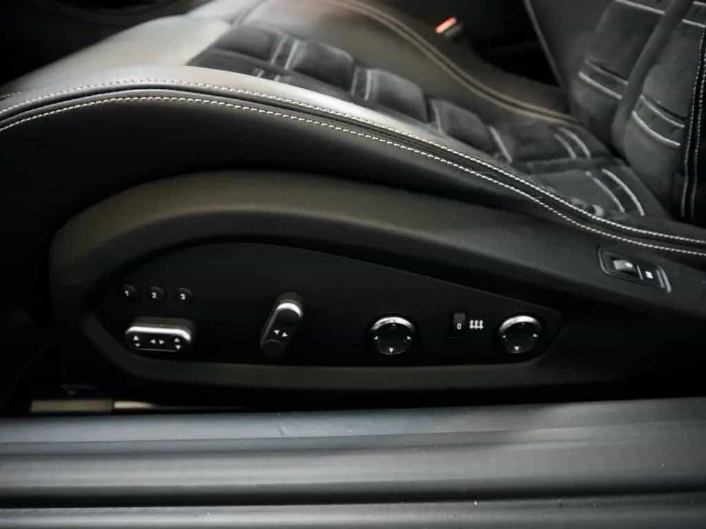 Ferrari FF Sitze*P.Display*LED Lenkrad*Carbon* 05/2014-photo-16