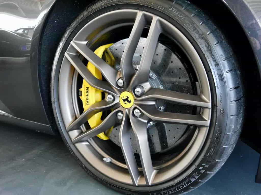 Ferrari FF Sitze*P.Display*LED Lenkrad*Carbon* 05/2014-photo-8