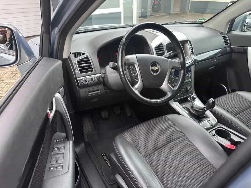 Chevrolet Captiva 2.4 LT 2WD*T-Leder*7SITZER*PDC*AHK*** 03/2013-photo-8