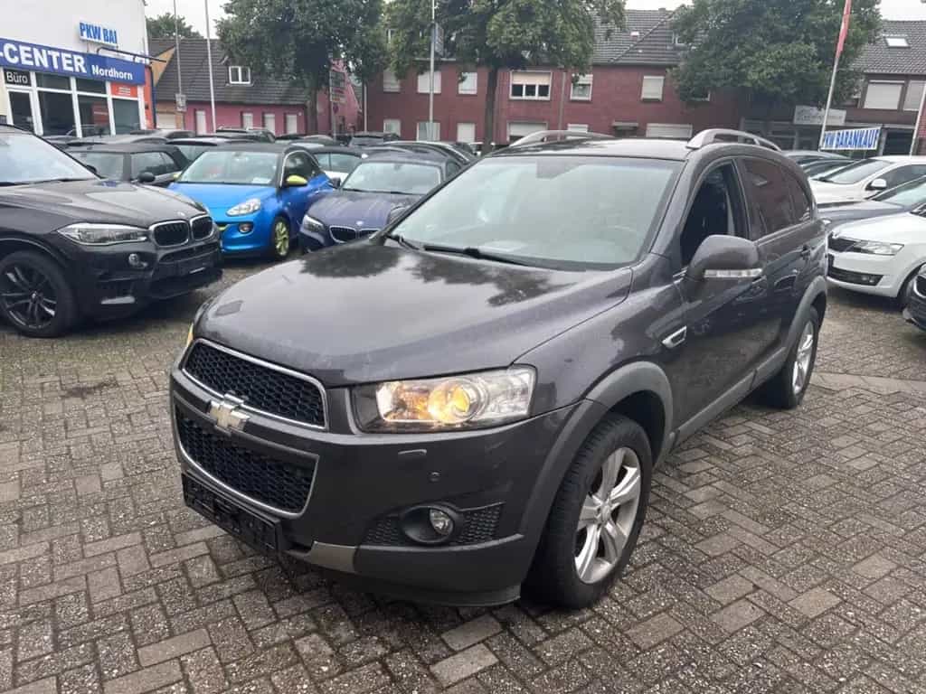 Chevrolet Captiva 2.2 D LT+*LEDER*7SITZER*AUTOMATIK*** 06/2013-photo-0