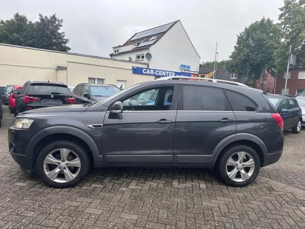 Chevrolet Captiva 2.2 D LT+*LEDER*7SITZER*AUTOMATIK*** 06/2013-photo-1