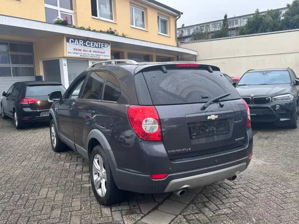 Chevrolet Captiva 2.2 D LT+*LEDER*7SITZER*AUTOMATIK*** 06/2013-photo-2