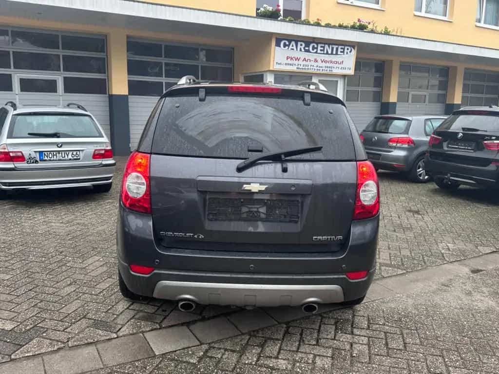 Chevrolet Captiva 2.2 D LT+*LEDER*7SITZER*AUTOMATIK*** 06/2013-photo-3