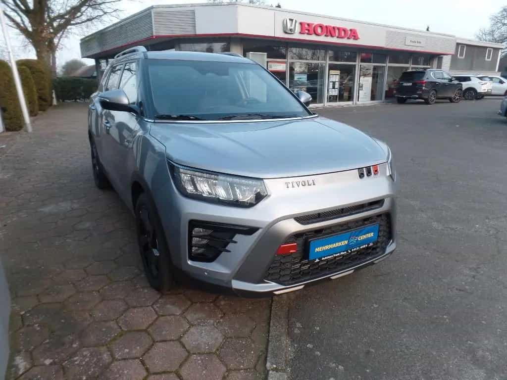 Ssangyong Tivoli Grand Black Line 4x2 Tageszulassung 01/2025-photo-8
