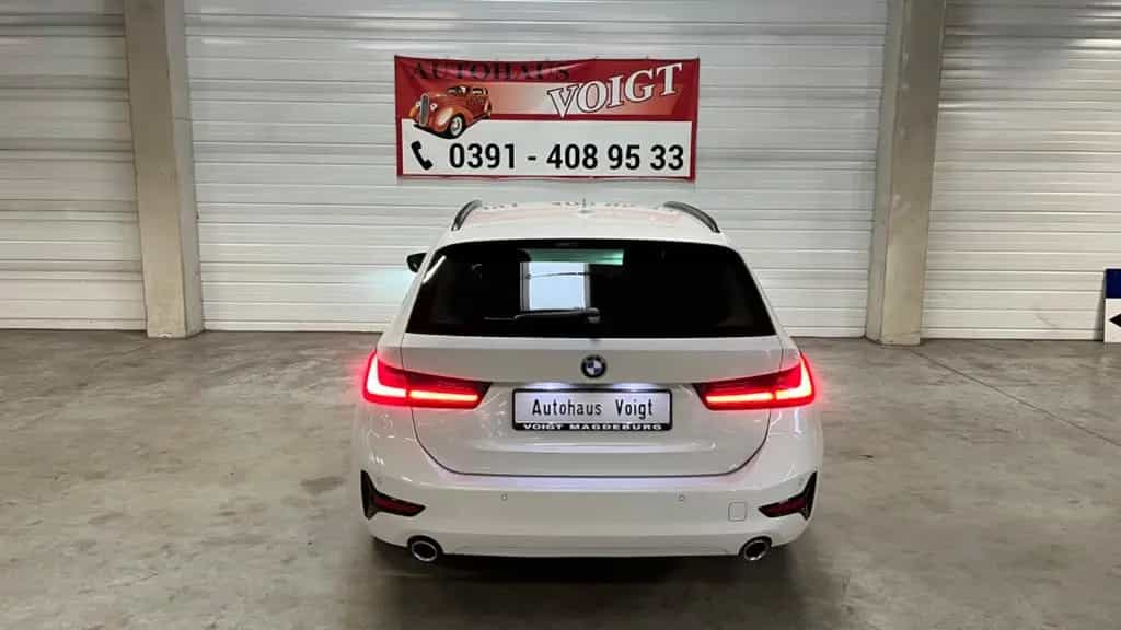 BMW 320 Touring 320 d xDrive Advantage 08/2020-photo-3